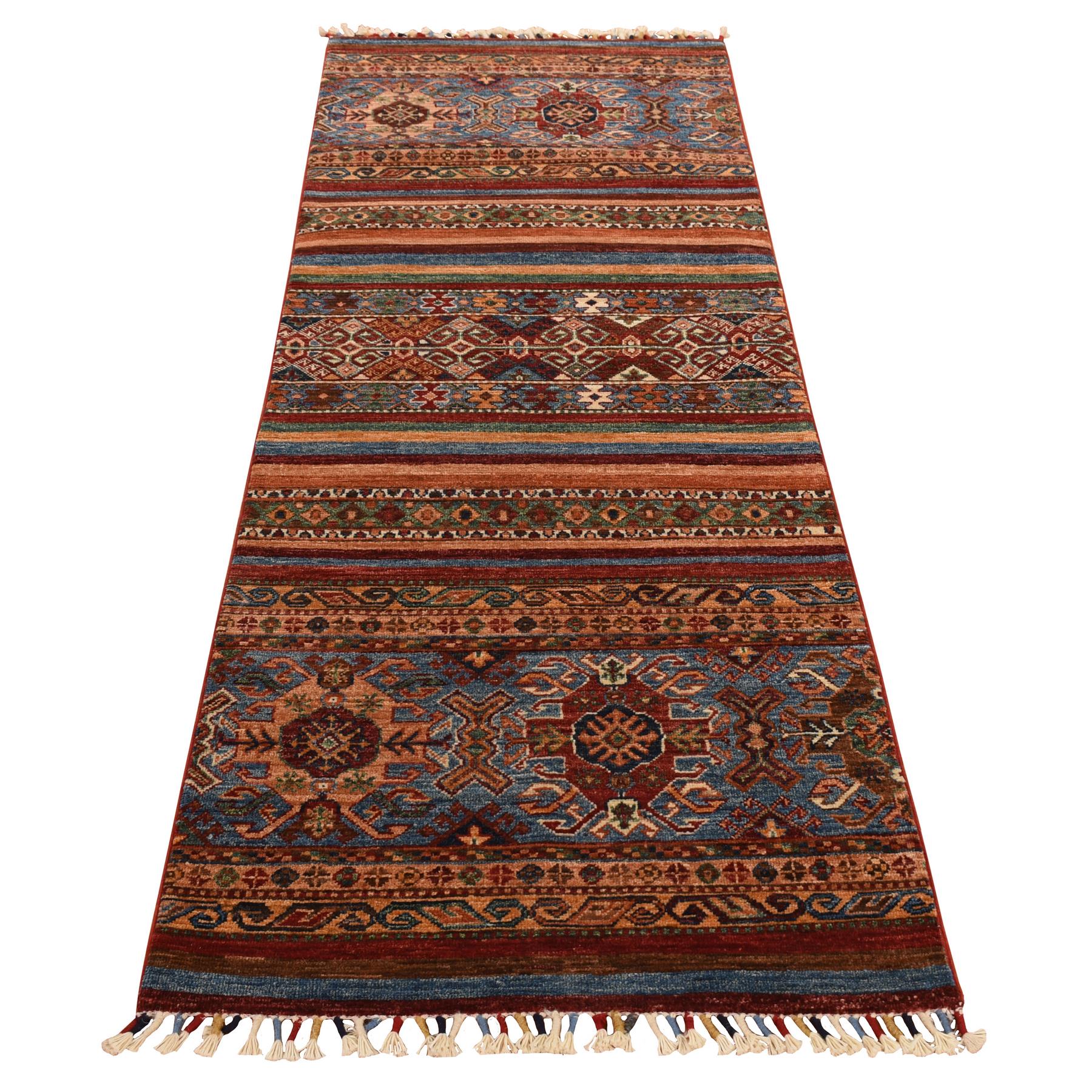 Traditional Wool Hand-Knotted Area Rug 2'5